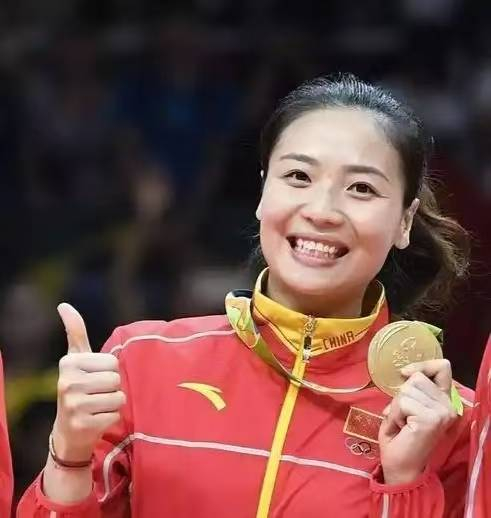 “黄金腰臀比”魏秋月：运动员时靠实力出名，退役后靠身材出圈