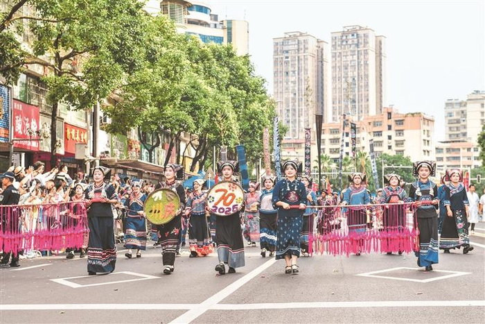 运动绽芳华 团结谱新章