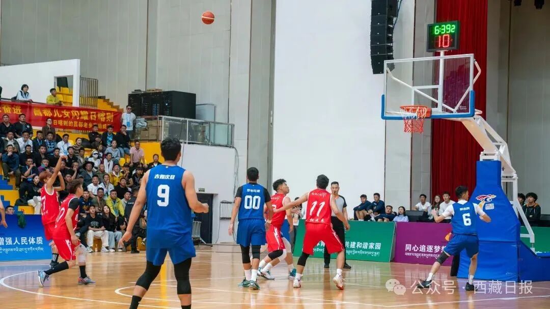 图为决赛男子五人制篮球赛现场。记者　欧珠次仁　摄