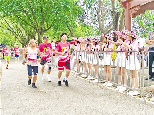 共享运动快乐 感受夏日浪漫