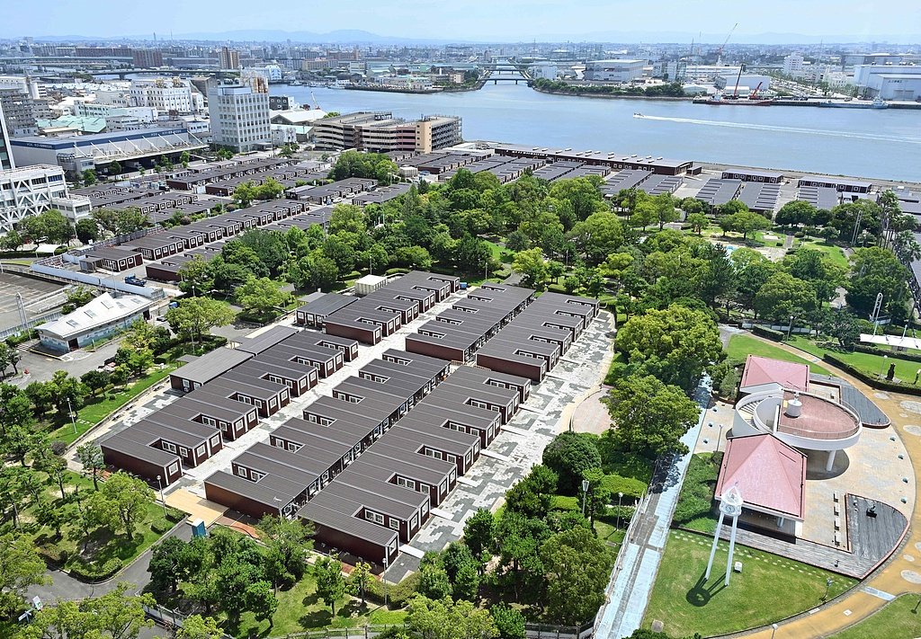 位于名古屋港花园码头的临时集装箱板房